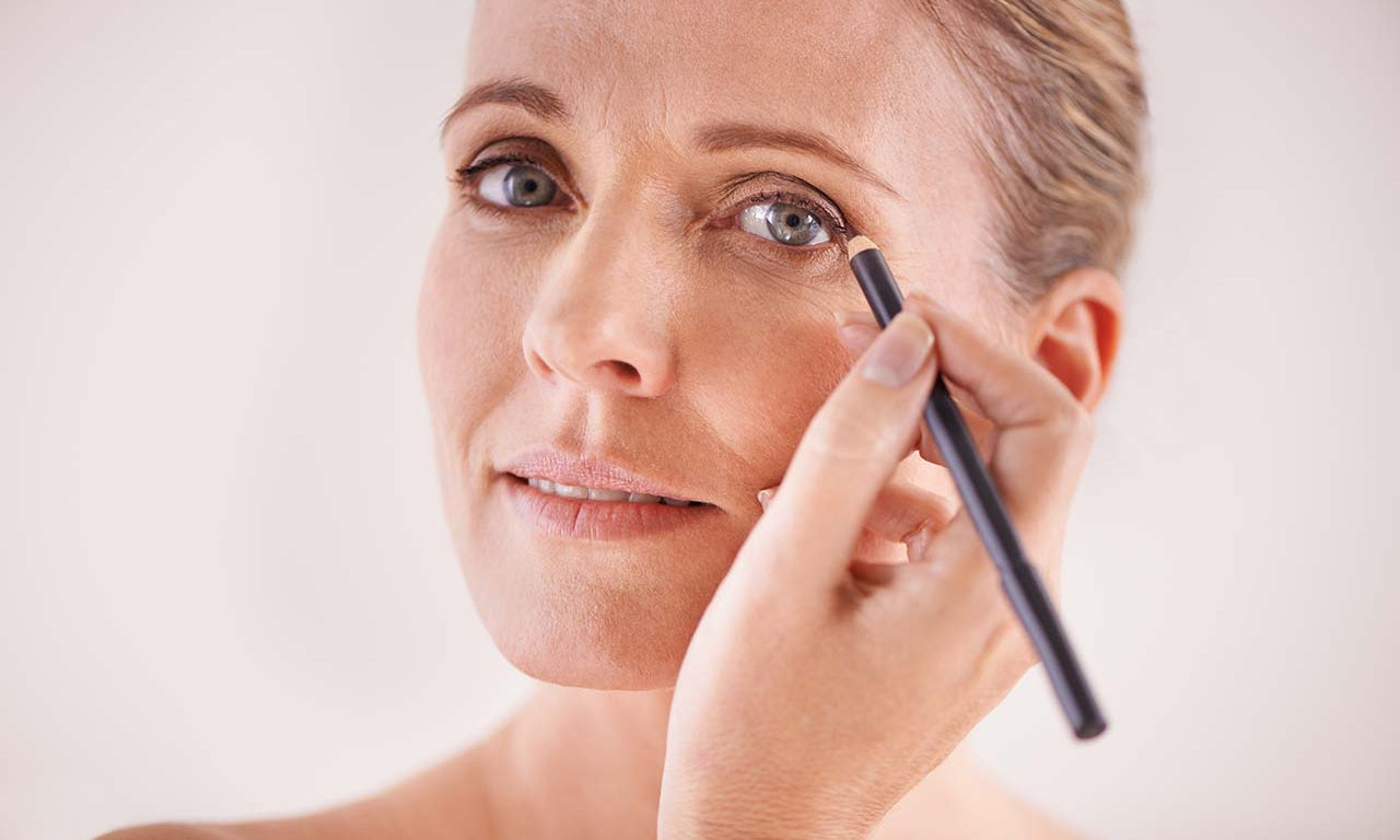 Red Apple Lipstick Hypoallergenic Eyeliner Pencil