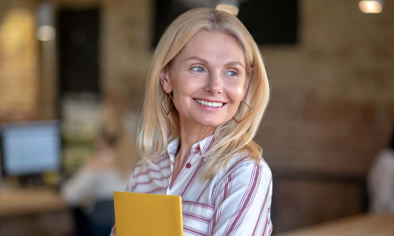 Orange-Red Lipstick: Warm, Vibrant Confidence for Mature Beauty