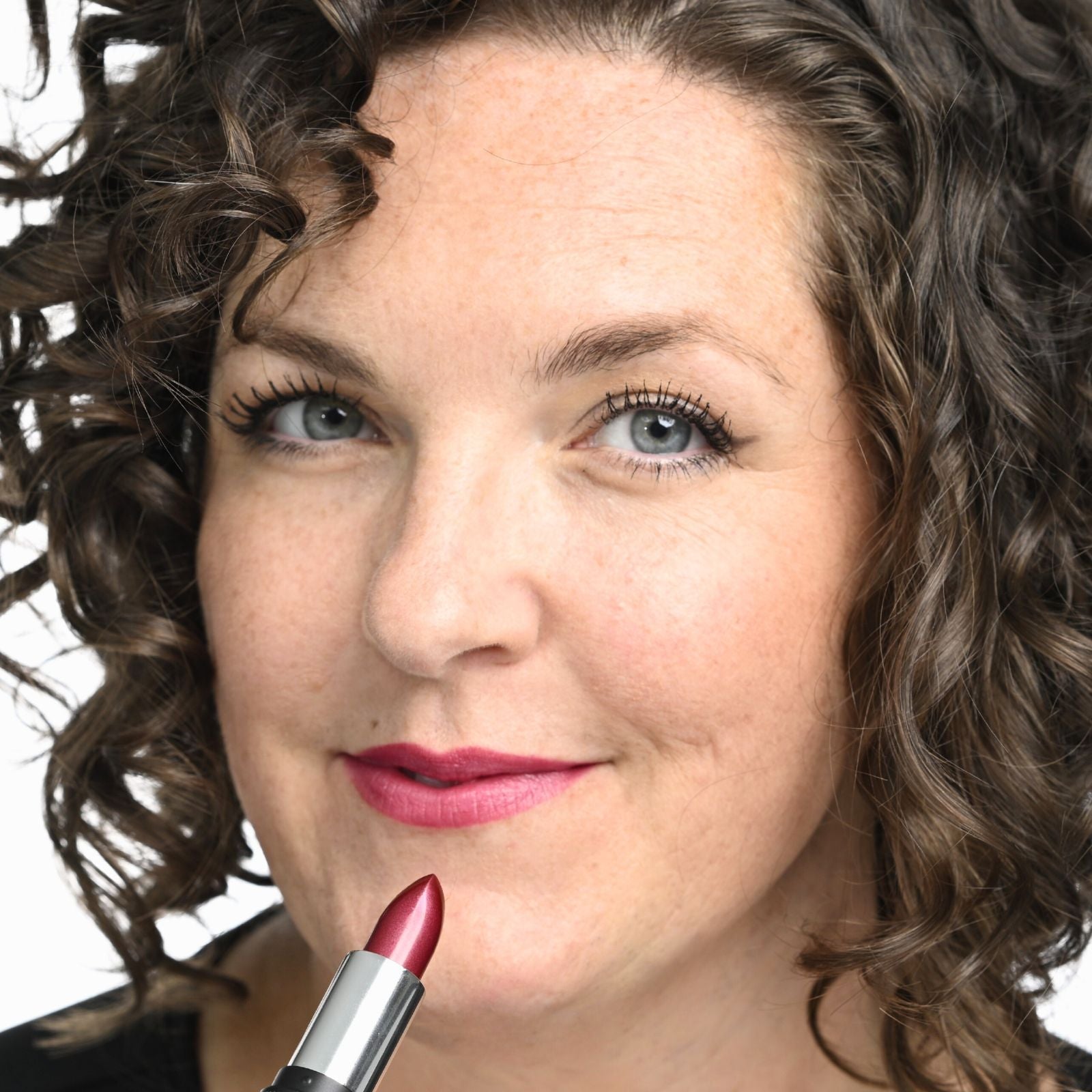 Lipstick Tips for Dry Lips: Your Guide to Nourished, Flawless Color