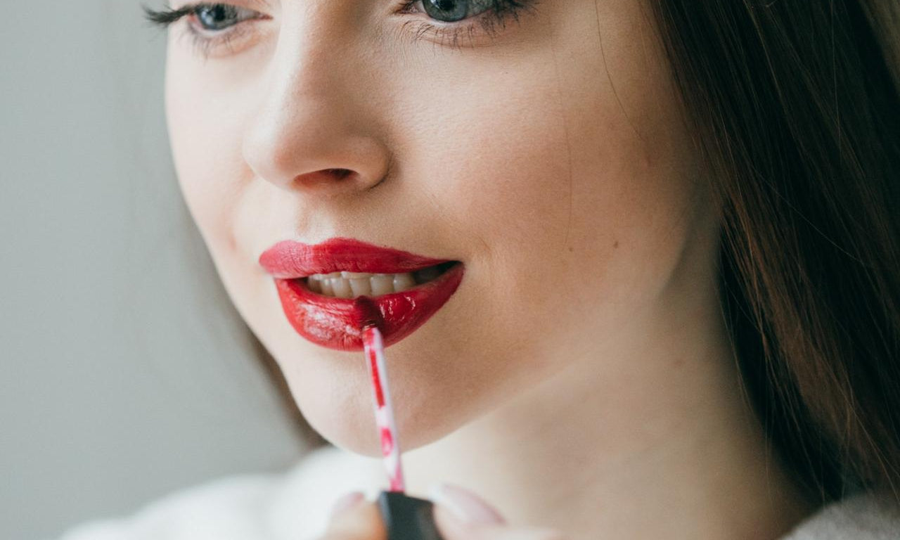 Red Apple Lipstick: The Lip Gloss Brand That Truly Cares for Your Lips