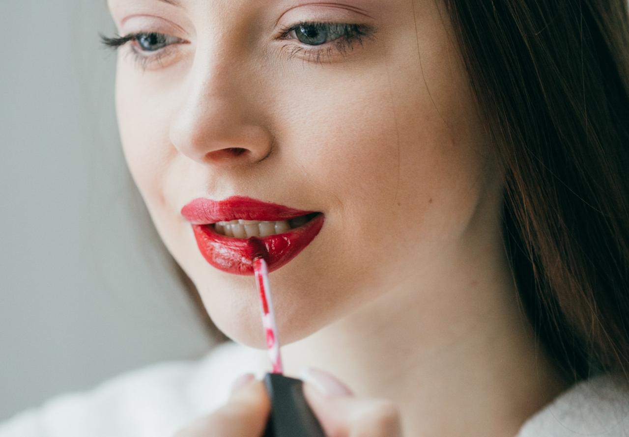 Red Apple Lipstick: The Lip Gloss Brand That Truly Cares for Your Lips