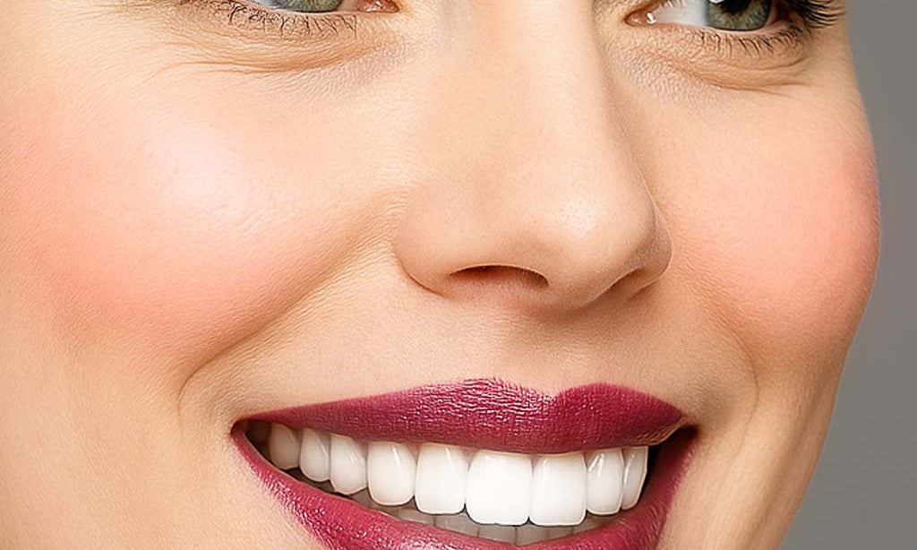 What Color Lipstick Makes Teeth Look Whiter? A Shade Guide