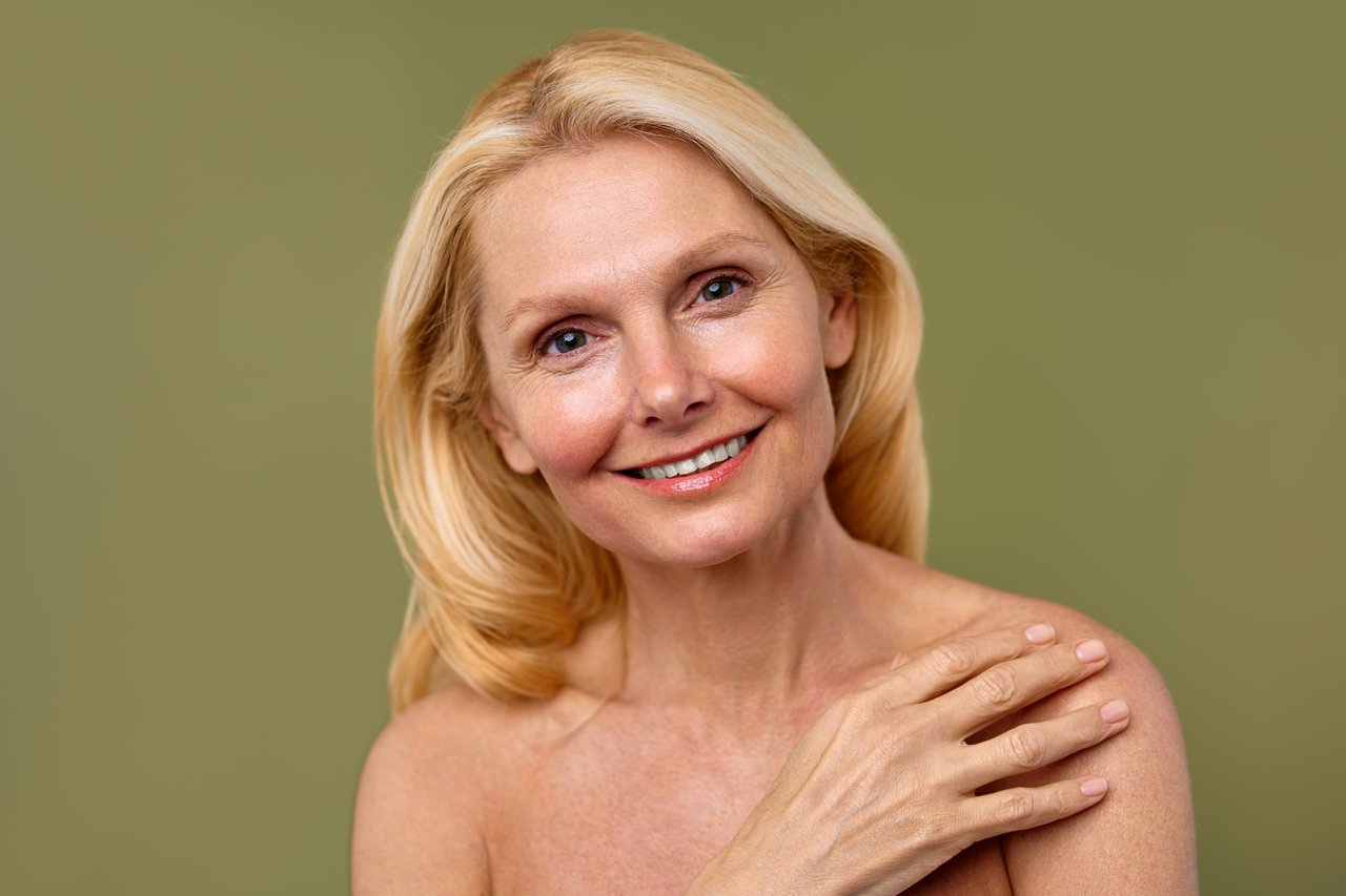 Best Pink Lip Gloss mature woman model