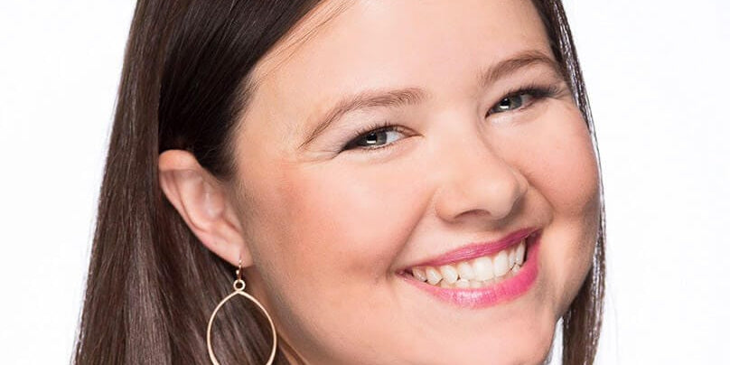 Robyn posing for Best Lipsticks For Brunettes with Fair Cool Skin