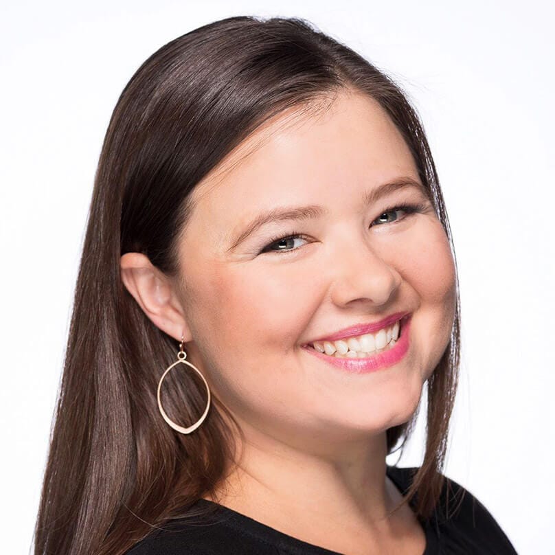 Robyn posing for Best Lipsticks For Brunettes with Fair Cool Skin