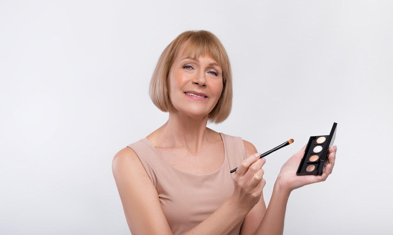 Clean Eyeshadow for Women 40+