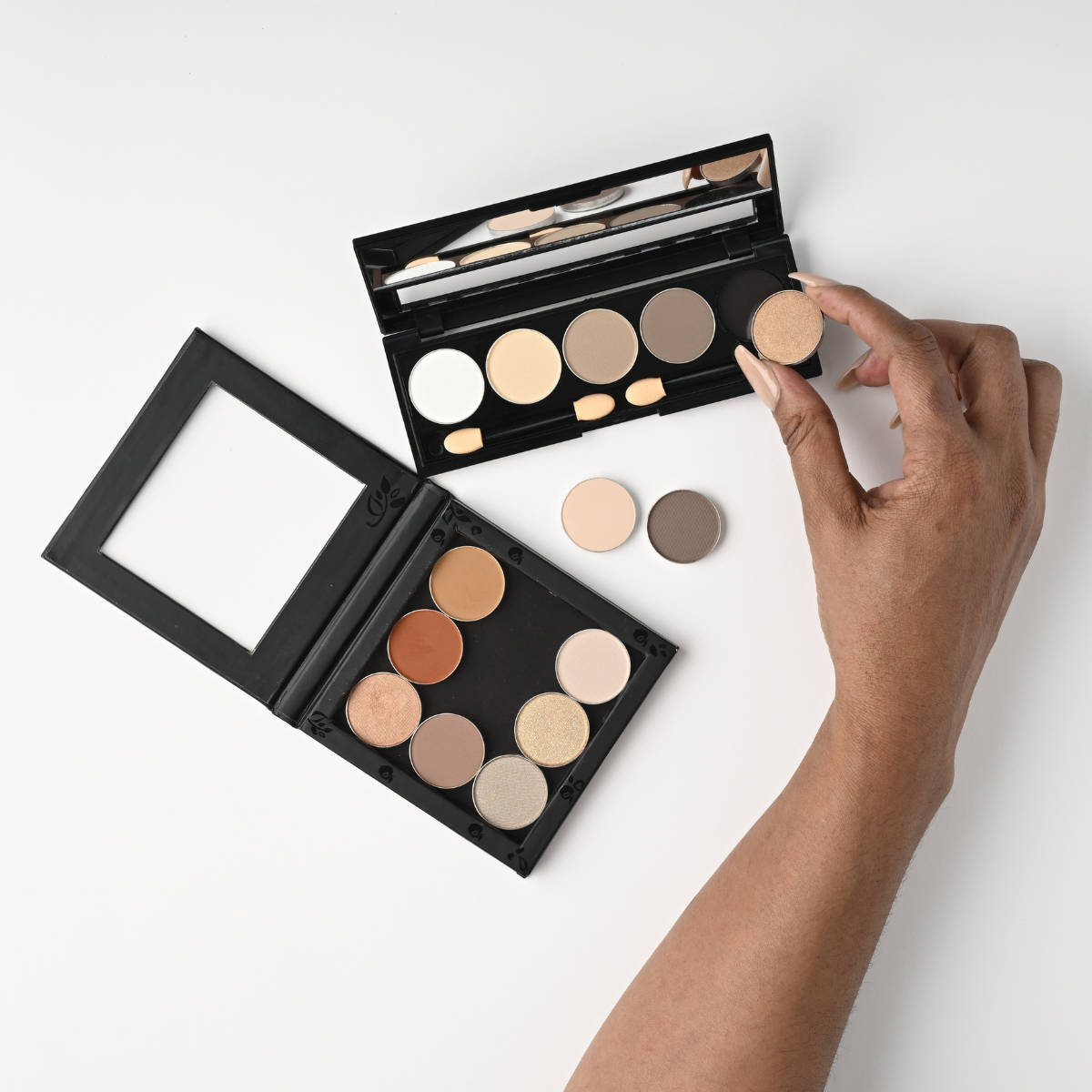 lifestyleimageofpalettes_13524deb-6510-443d-b705-dc913a3397c5.png