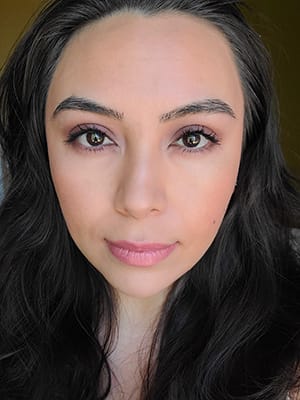 Image of lady with long black hair showing the completed Spring Time Smokey Eye look. 