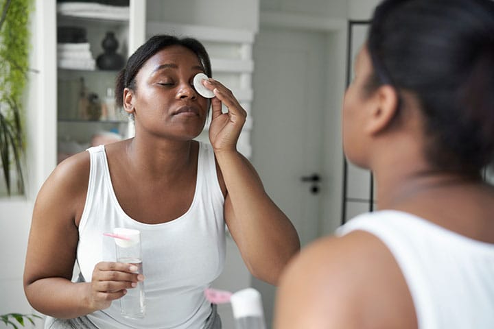can you use castor oil to remove makeup?